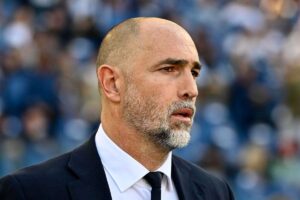 Igor Tudor concentrato durante una gara della Juve