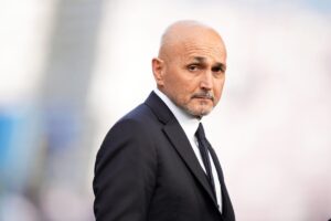 Luciano Spalletti in primo piano e di profilo