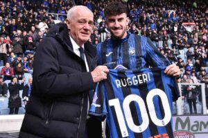 Il Presidente Percassi premia Matteo Ruggeri