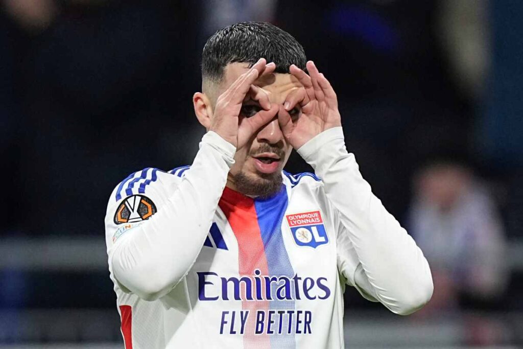 Calciomercato Roma Mikautadze