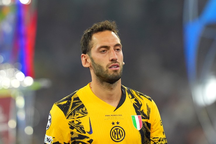 Hakan Calhanoglu, centrocampista dell'Inter
