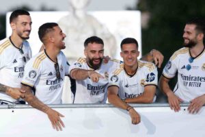 Ceballos insieme ai compagni