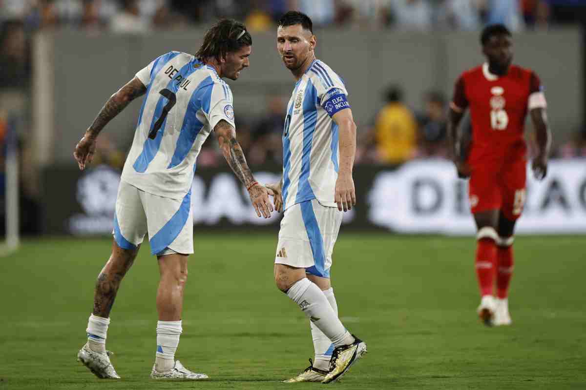 Rodrigo De Paul e Leo Messi in campo con l'Argentina