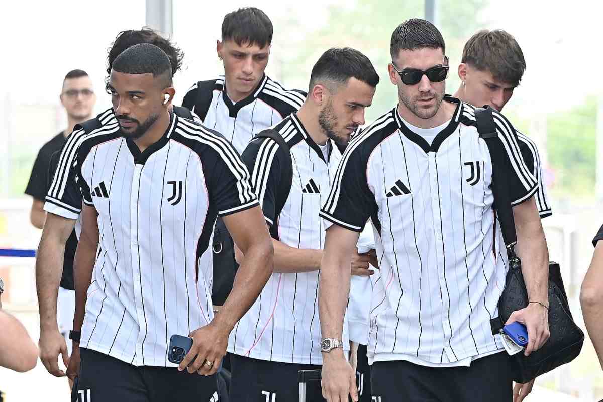 Dusan Vlahovic coi compagni di squadra