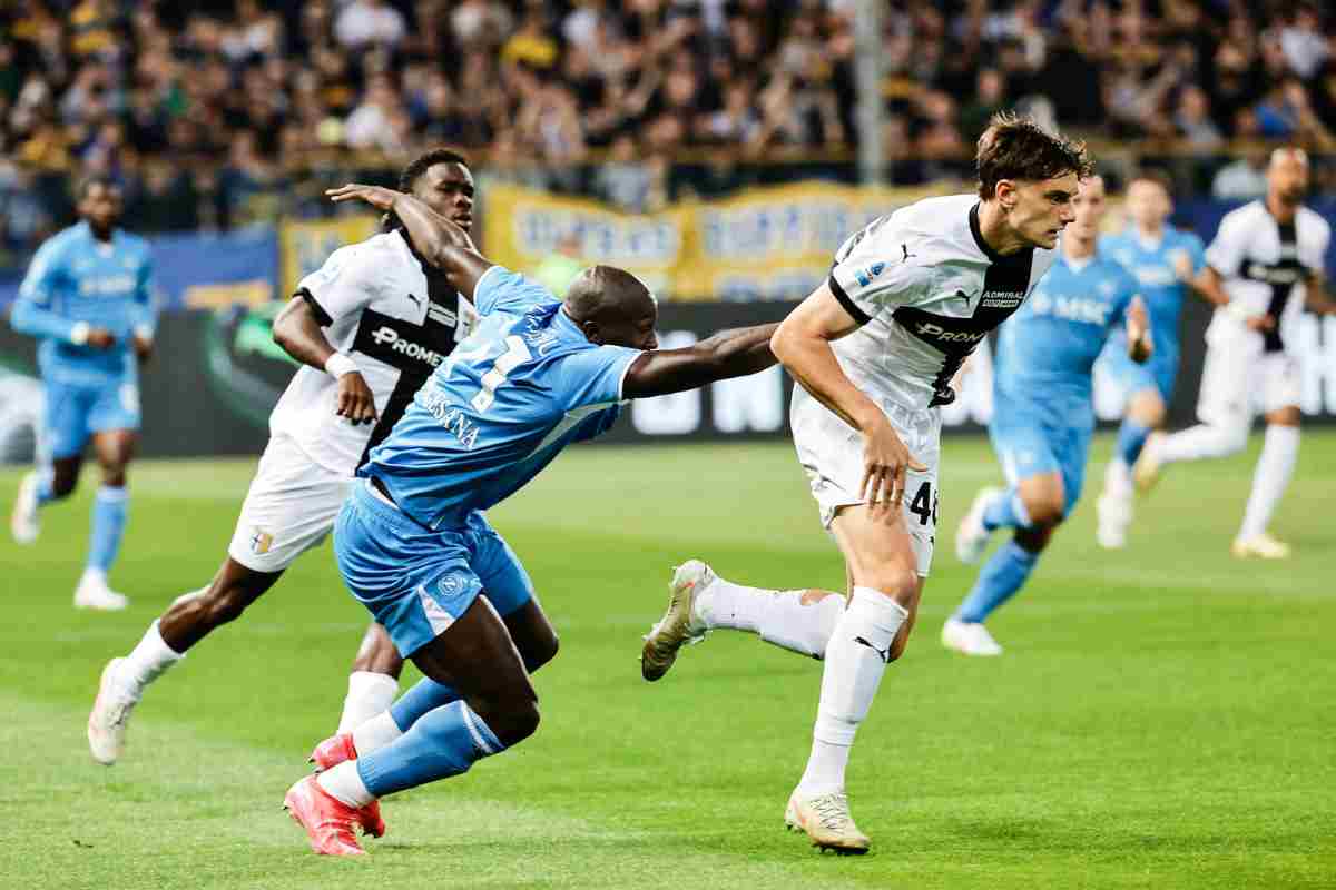 Giovanni Leoni in campo con il Parma