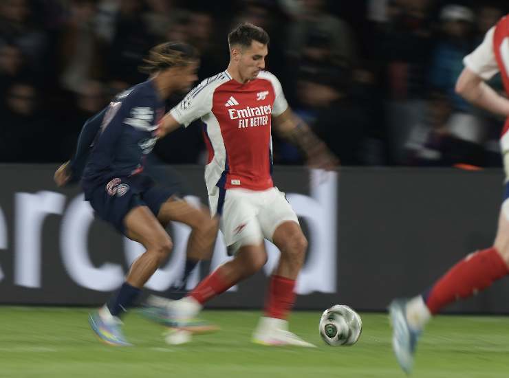 Il difensore dell'Arsenal Jakub Kiwior