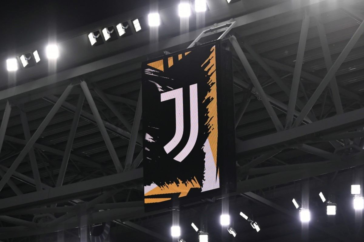 Il logo della Juventus allo Stadium