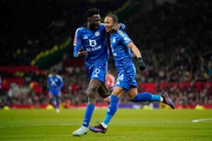 Ndidi esulta con il compagno