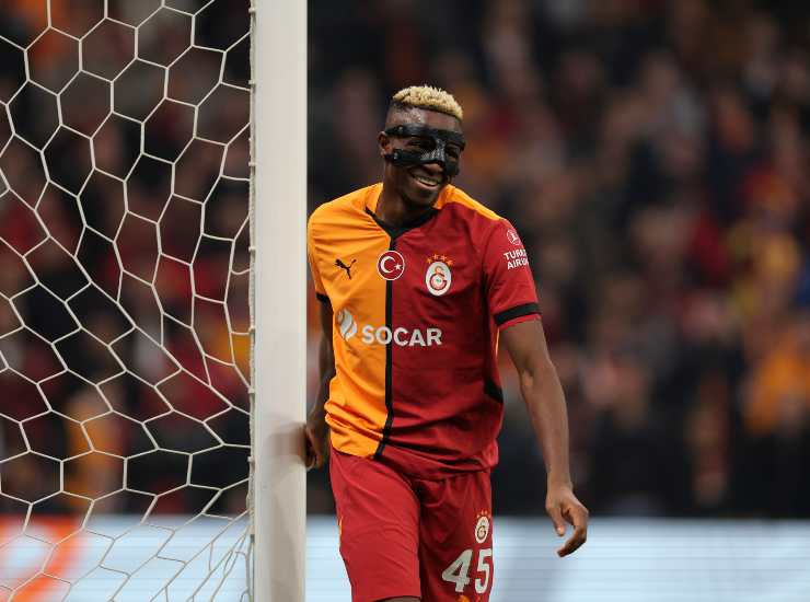 L'attaccante Victor Osimhen con il Galatasaray