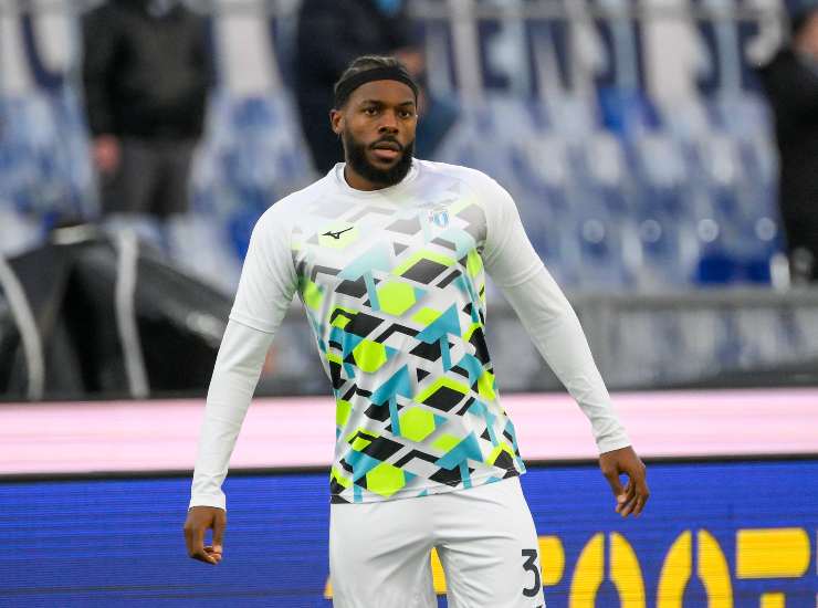 Nuno Tavares durante un riscaldamento