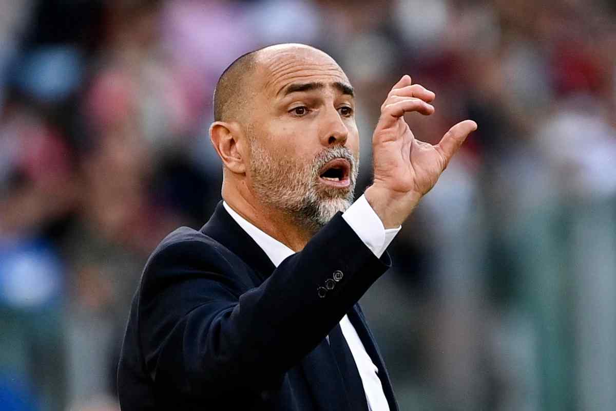 Igor Tudor dà indicazioni dalla panchina