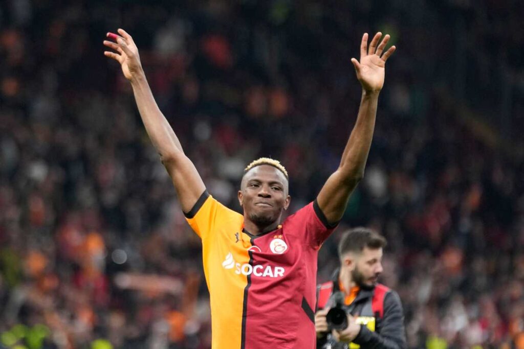 L'attaccante Victor Osimhen con il Galatasaray