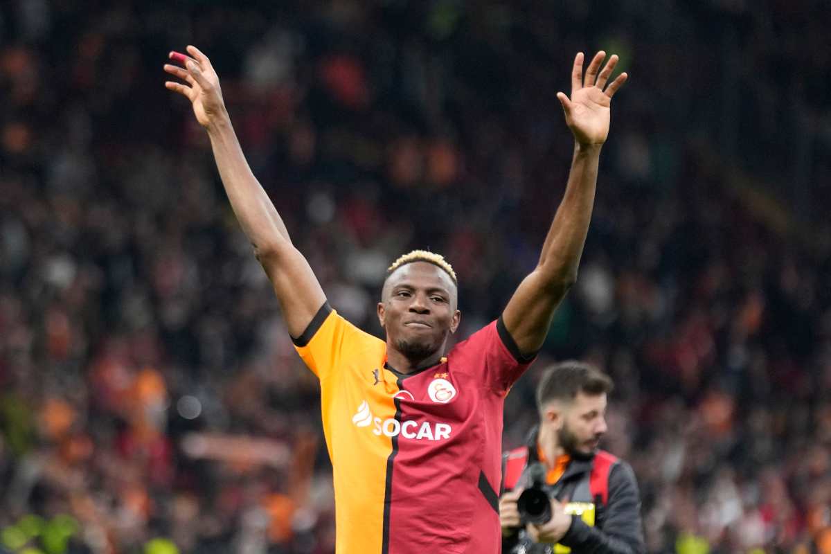 L'attaccante Victor Osimhen con il Galatasaray
