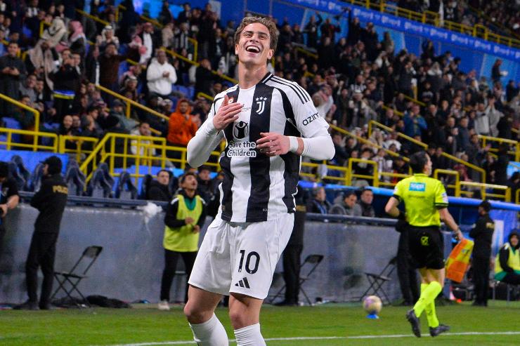 Kenan Yildiz con la maglia della Juventus