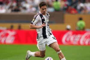 Kenan Yildiz in azione con la Juve