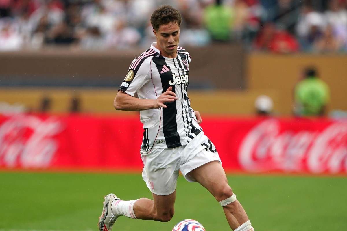 Kenan Yildiz in azione con la Juve