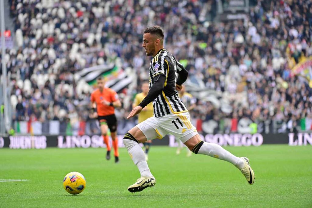 Kostic in azione con la Juve
