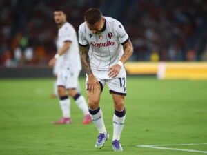 Ciro Immobile si tiene la gamba infortunata
